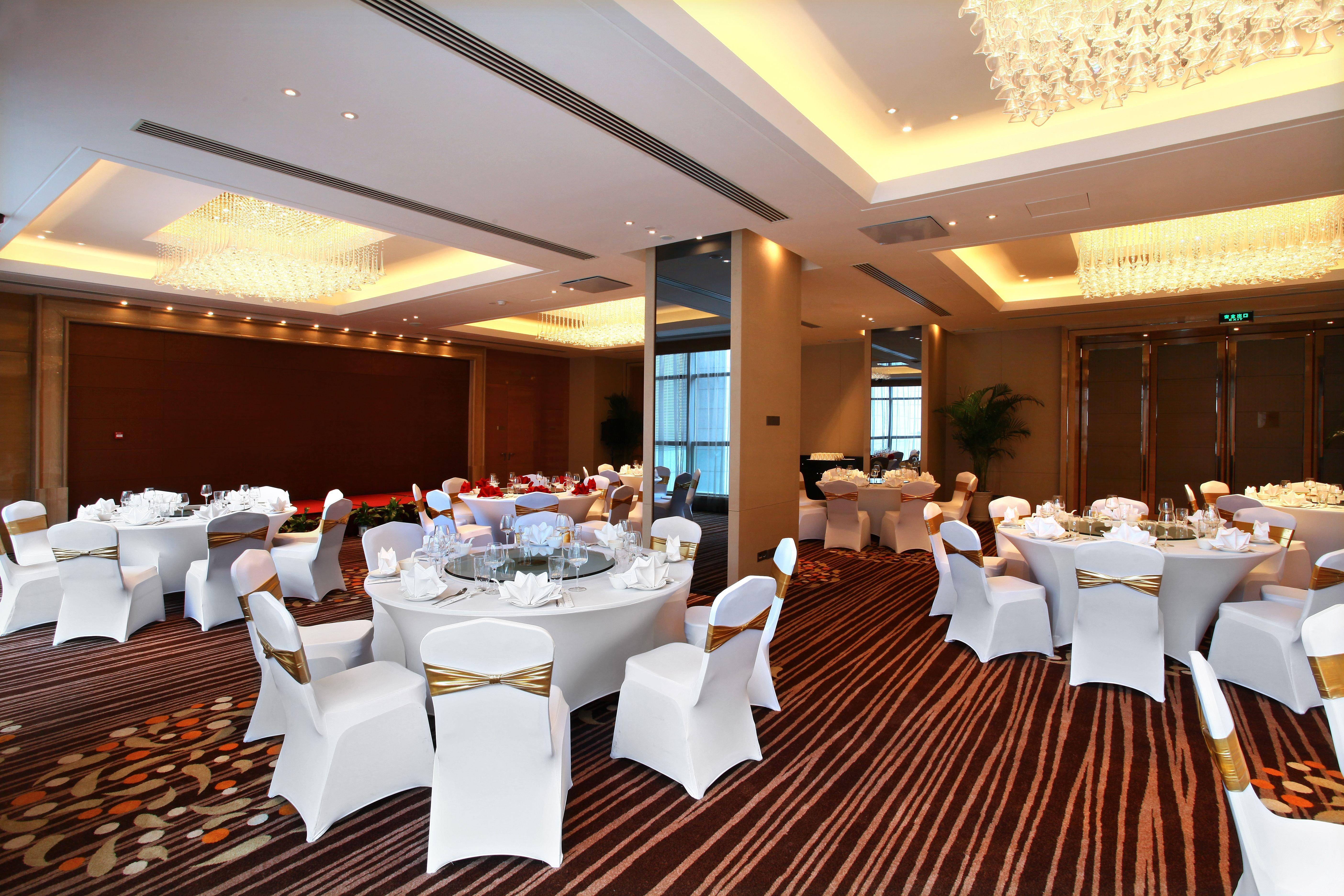 Holiday Inn Chengdu Oriental Plaza -Chunxi Road Taikoo Li Branch Екстериор снимка