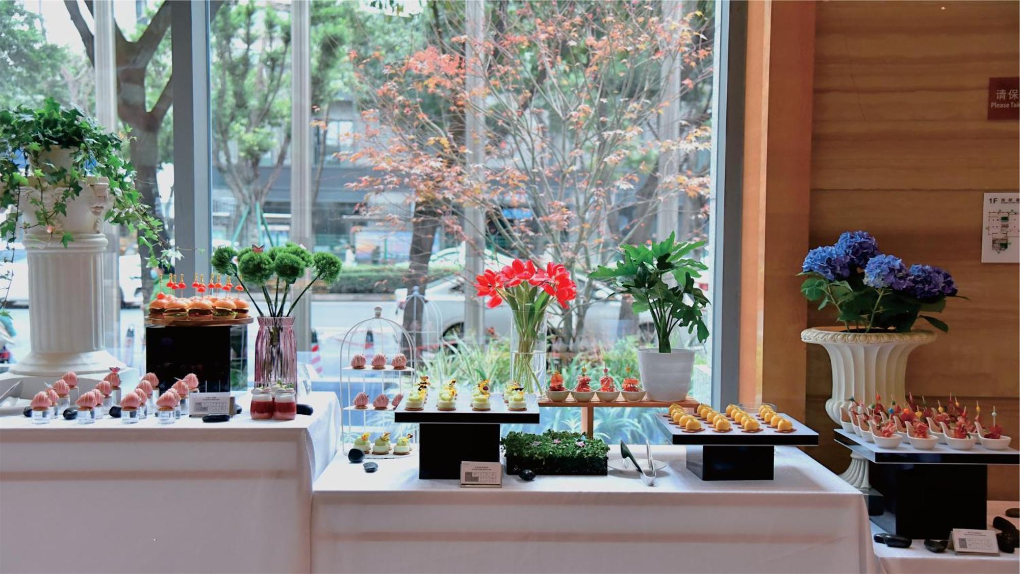 Holiday Inn Chengdu Oriental Plaza -Chunxi Road Taikoo Li Branch Екстериор снимка