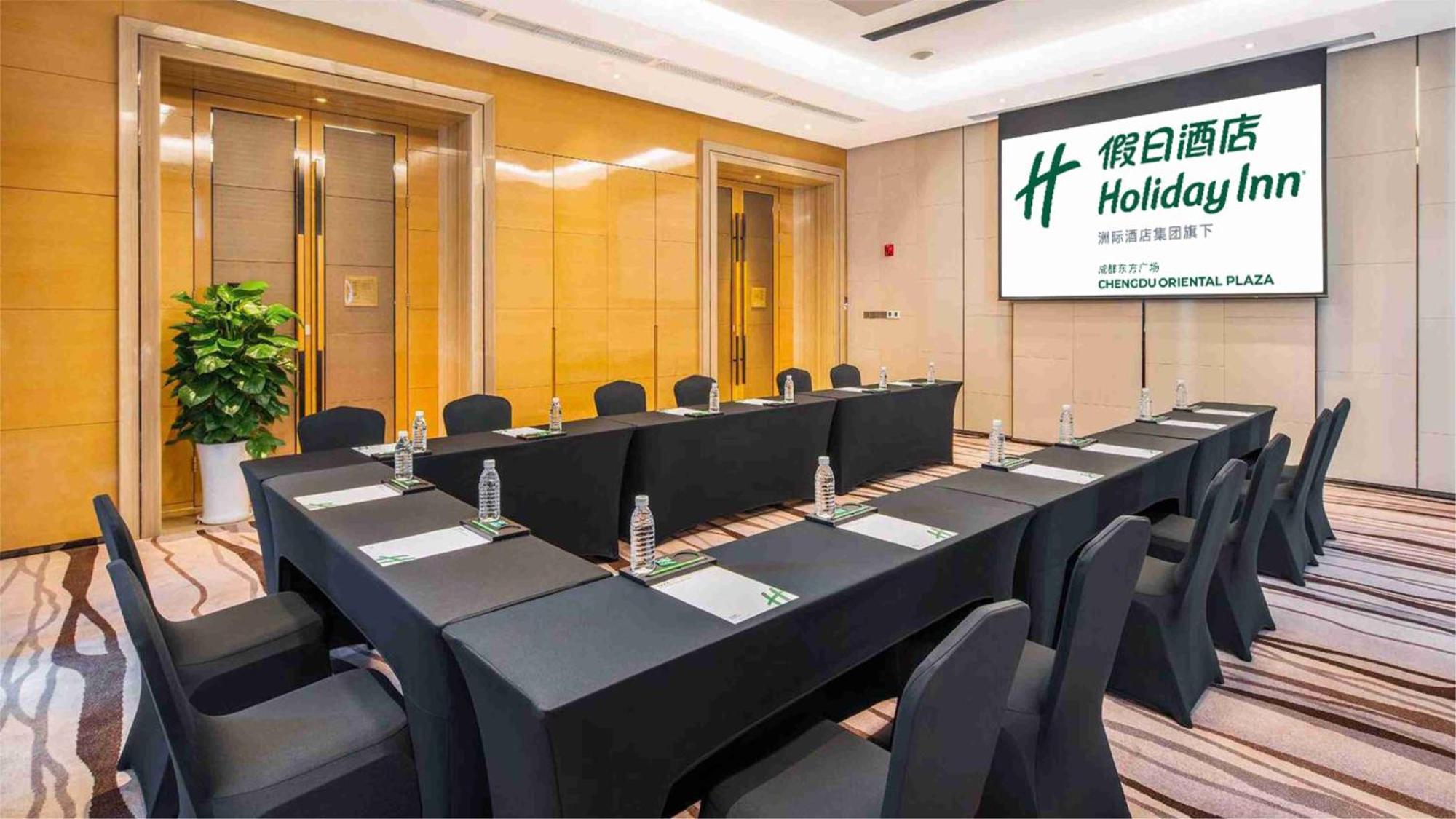 Holiday Inn Chengdu Oriental Plaza -Chunxi Road Taikoo Li Branch Екстериор снимка