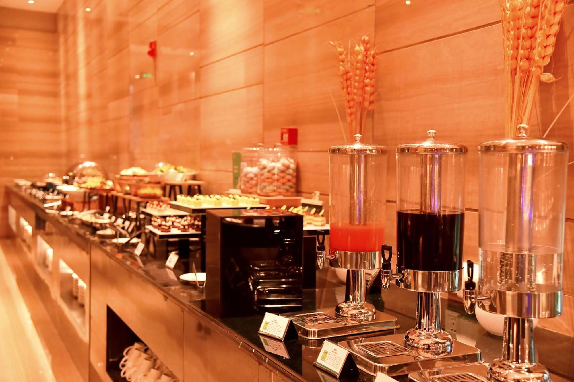 Holiday Inn Chengdu Oriental Plaza -Chunxi Road Taikoo Li Branch Екстериор снимка